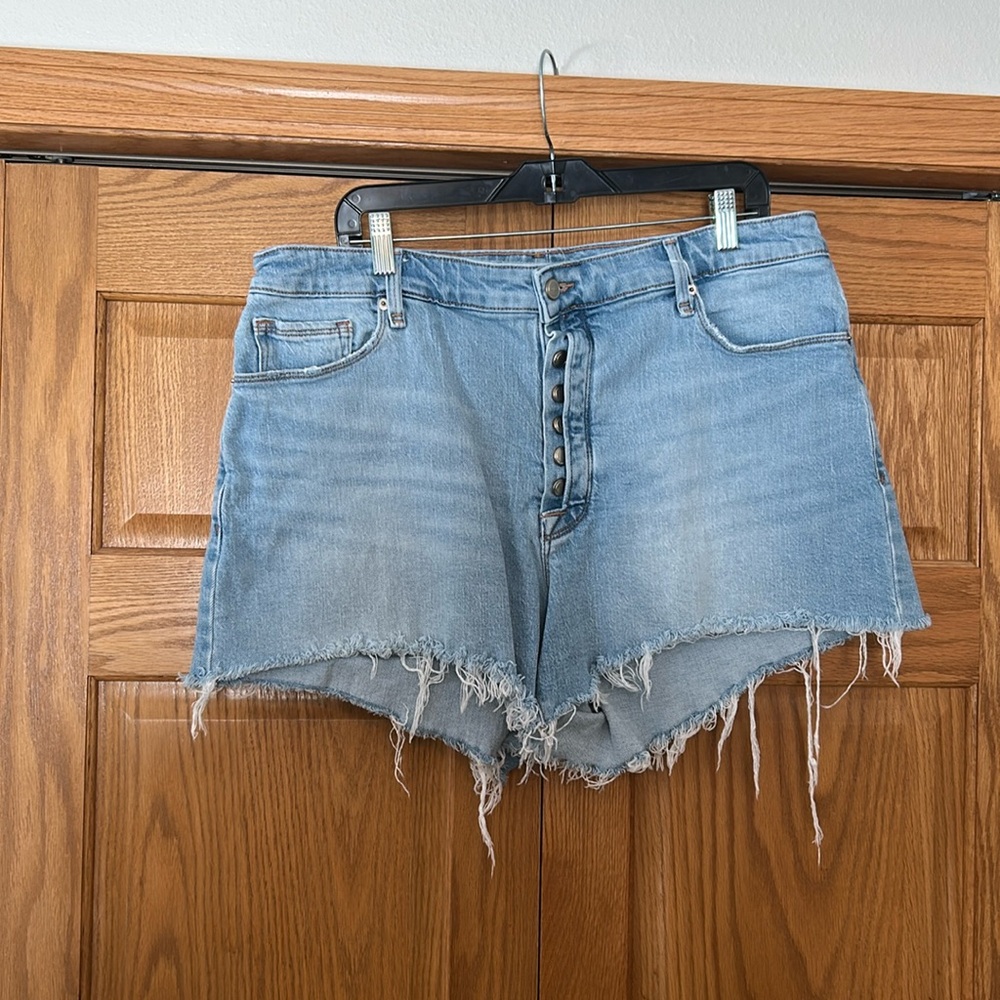 Good American denim shorts size 15